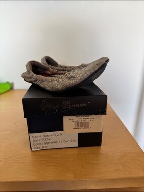 Matt Bernson Gun Snakeskin-Pattern Foldable Ballet Flats